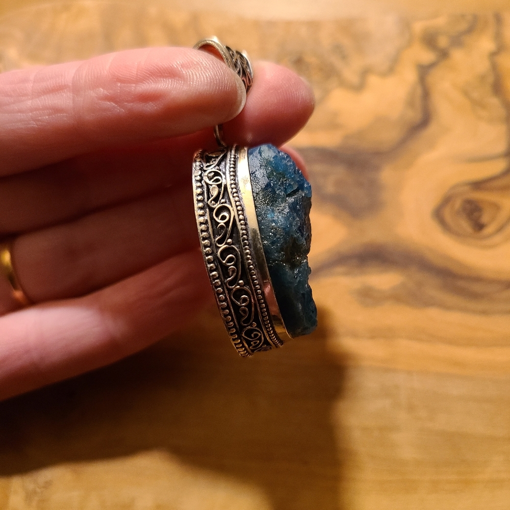 Faux kyanite azurite gemstone crystal silver pendant - Picture 5 of 7